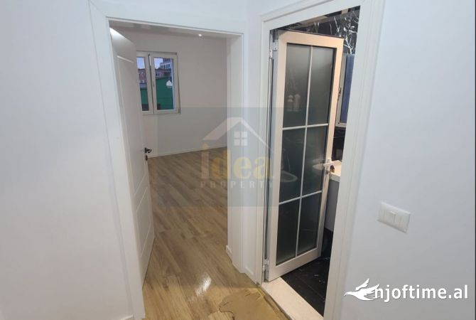 Shtepi ne shitje Apartament ne Tirane, 1+1, Mobilimi Bosh, pa mobiluar, Pagesa 120,000  Euro.