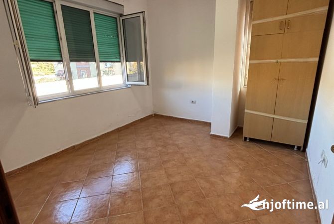 Ambient biznesi me qera 3+1 ne Tirane - 850 Euro