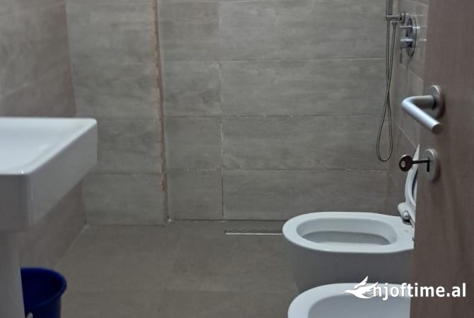 Ambient biznesi ne shitje 1+1 ne Tirane - 65,000 Euro
