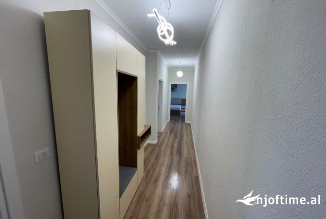 Shtepi ne shitje Apartament ne Durres, 2+1, Mobilimi E mobiluar, Pagesa 110,000  Euro.