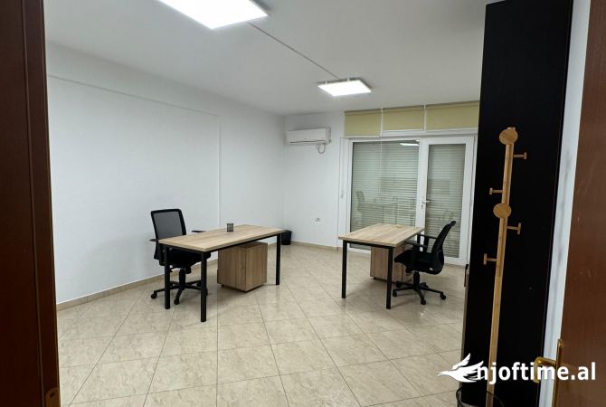 Shtepi me qera 2+1 ne Tirane - 60,000 Leke