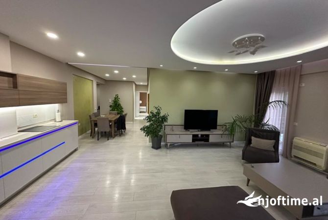 Shtepi me qera Apartament ne Tirane, 3+1, Mobilimi E mobiluar, Pagesa 1,300  Euro.