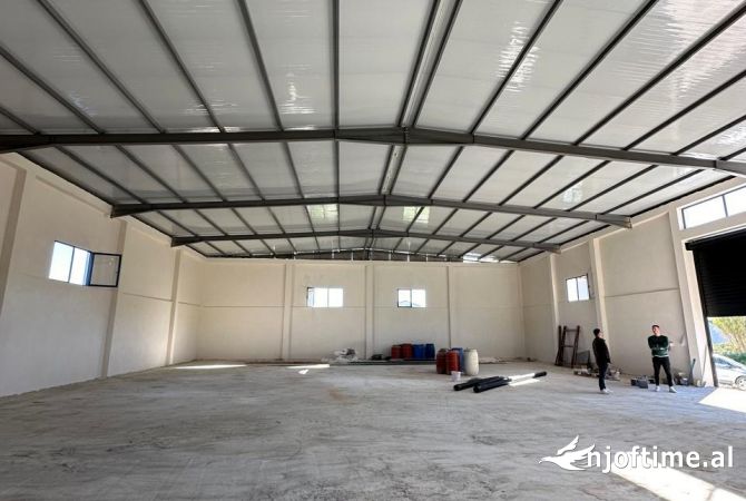 Ambient biznesi me qera 4+1 ne Tirane - 2,000 Euro