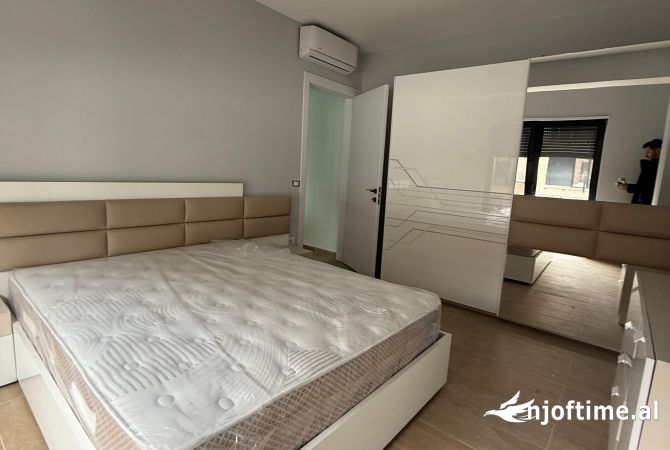 Shtepi me qera Apartament ne Tirane, 1+1, Mobilimi E mobiluar, Pagesa 550  Euro.