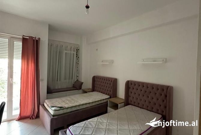 Shtepi me qera Apartament ne Tirane, 3+1, Mobilimi E mobiluar, Pagesa 600  Euro.
