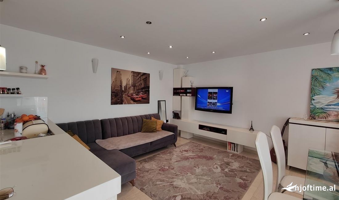 Shtepi me qera Apartament ne Tirane, 2+1, Mobilimi E mobiluar, Pagesa 800  Euro.