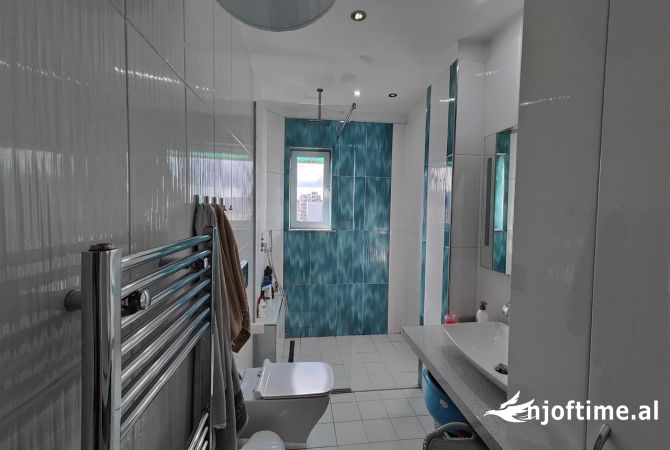 Shtepi me qera Apartament ne Tirane, 2+1, Mobilimi E mobiluar, Pagesa 800  Euro.