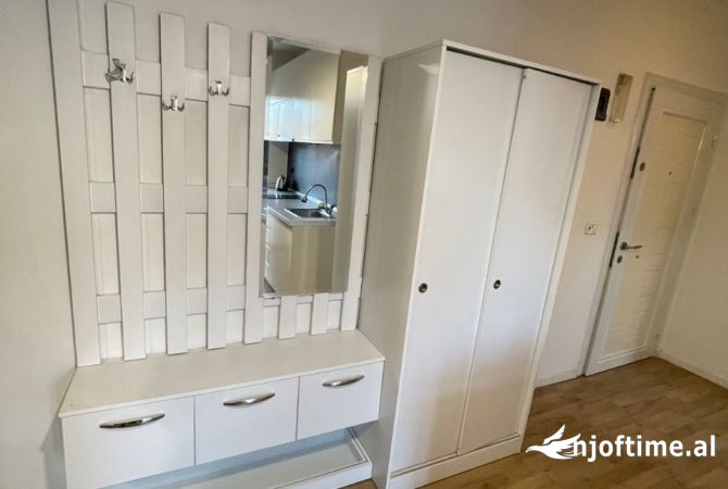 Shtepi me qera Apartament ne Tirane, 2+1, Mobilimi E mobiluar, Pagesa 750  Euro.