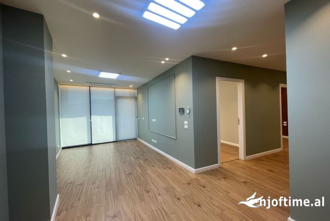 Ambient biznesi me qera 3+1 ne Tirane - 1,400 Euro