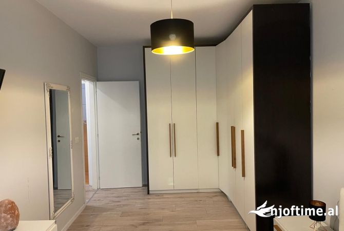 Shtepi me qera Apartament ne Tirane, 2+1, Mobilimi E mobiluar, Pagesa 850  Euro.