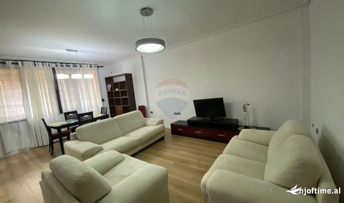 Shtepi me qera Apartament ne Tirane, 2+1, Mobilimi E mobiluar, Pagesa 650  Euro.
