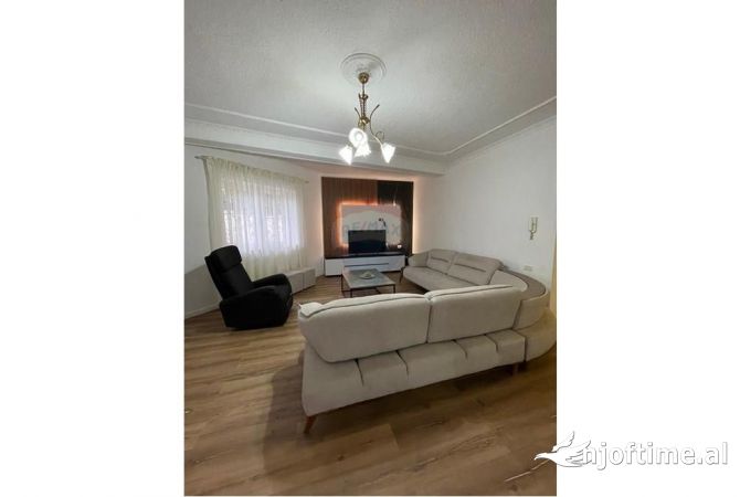 Shtepi me qera 2+1 ne Tirane - 600 Euro