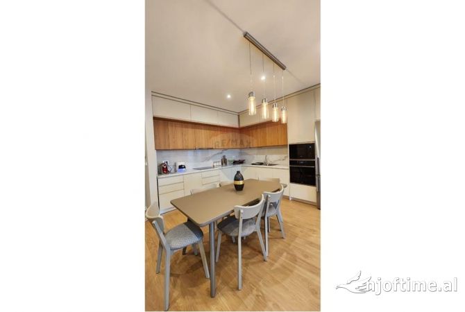 Shtepi ne shitje 3+1 ne Tirane - 320,000 Euro