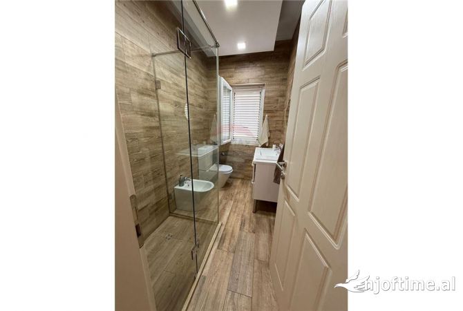 Casa in affitto 7+1 a Tirana - 3,000 Euro