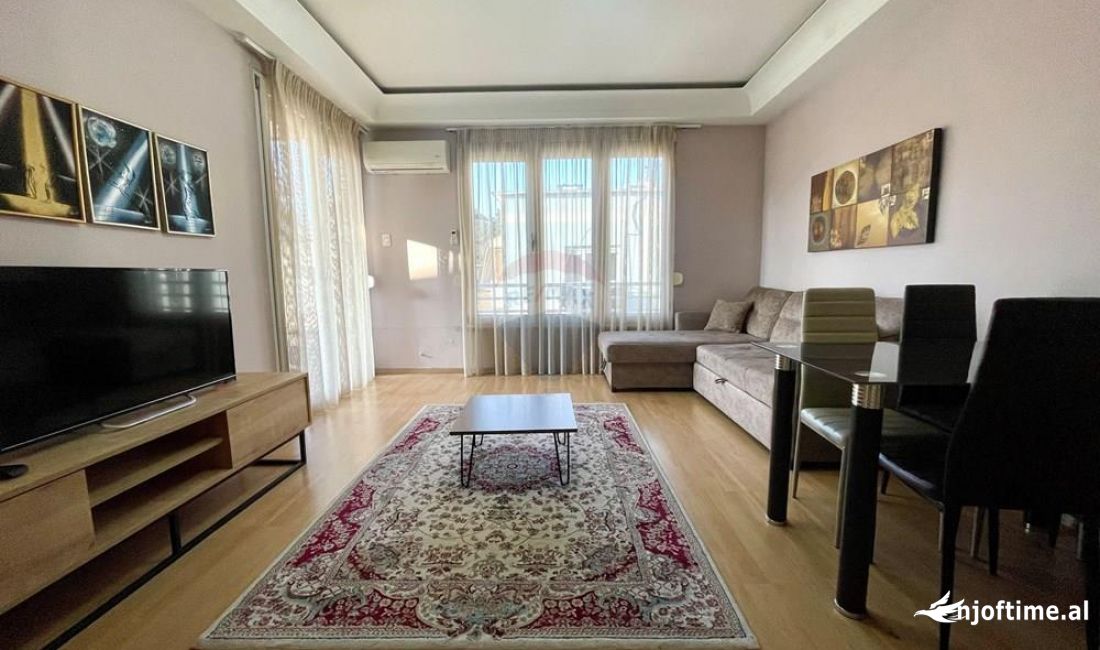Shtepi me qera Apartament ne Tirane, 1+1, Mobilimi E mobiluar, Pagesa 800  Euro.