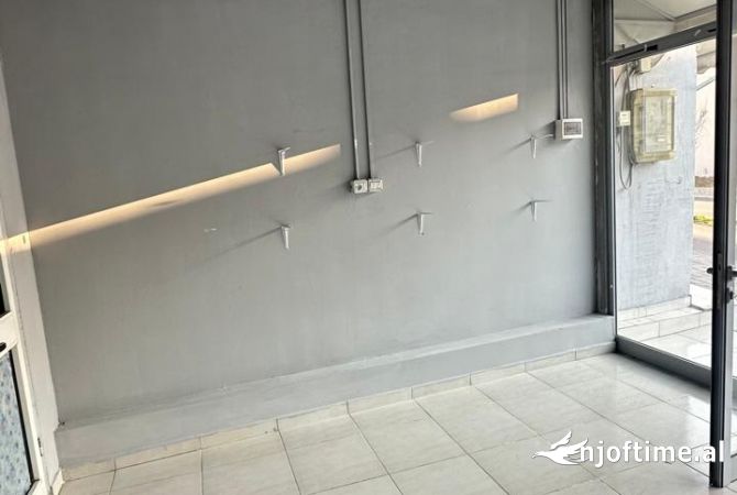 Ambient biznesi me qera 1+1 ne Tirane - 28,000 Leke