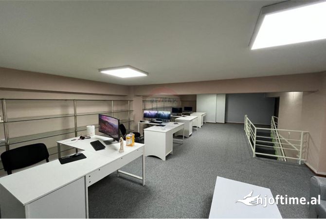 Ambient biznesi me qera 3+1 ne Tirane - 900 Euro