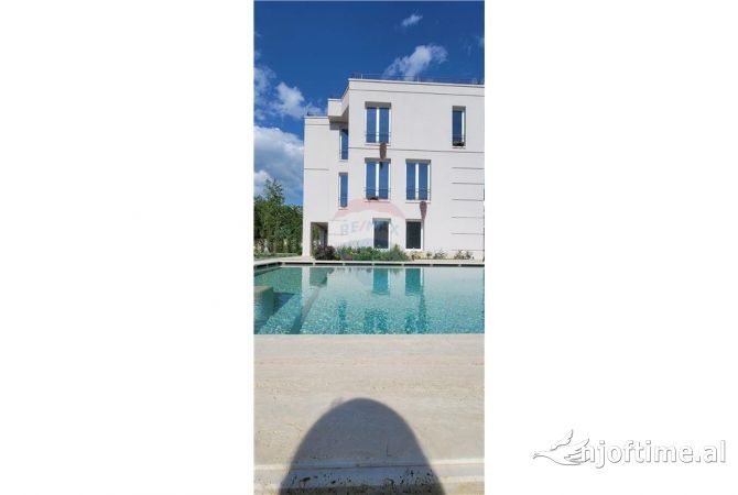 Shtepi me qera 7+1 ne Tirane - 6,800 Euro