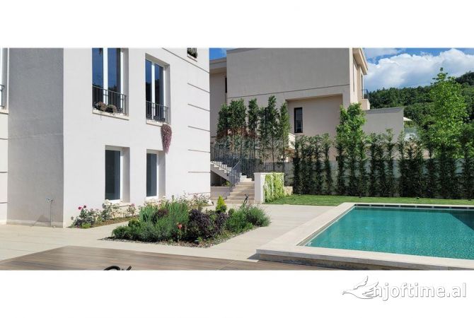 Shtepi me qera 7+1 ne Tirane - 6,800 Euro
