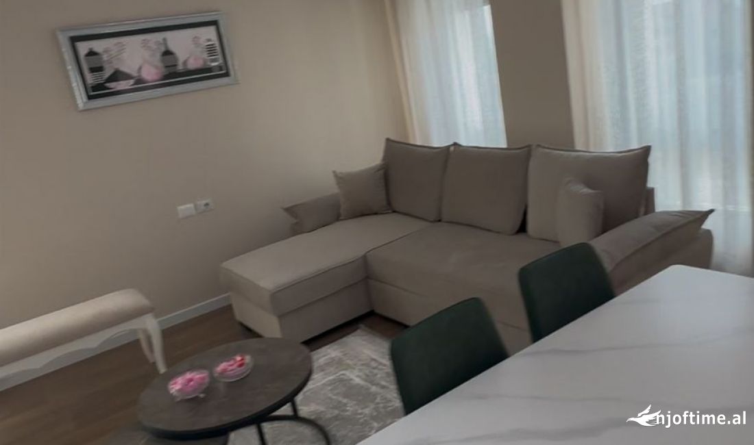 Shtepi me qera Apartament ne Tirane, 2+1, Mobilimi E mobiluar, Pagesa 60,000  Leke.