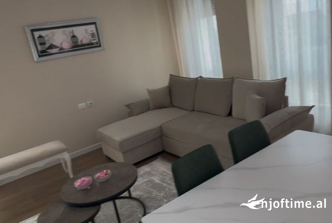 Apartament me qera 2+1 I mobiluar 
