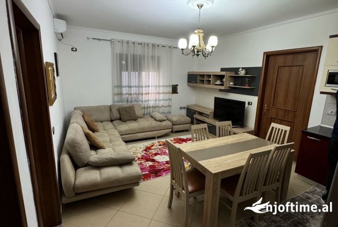 Shtepi me qera 2+1 ne Tirane - 50,000 Leke