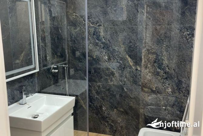 Shtepi me qera Apartament ne Tirane, 2+1, Mobilimi E mobiluar, Pagesa 60,000  Leke.