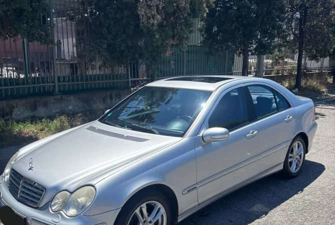 Auto in Vendita  a Durazzo - 4,200 Euro