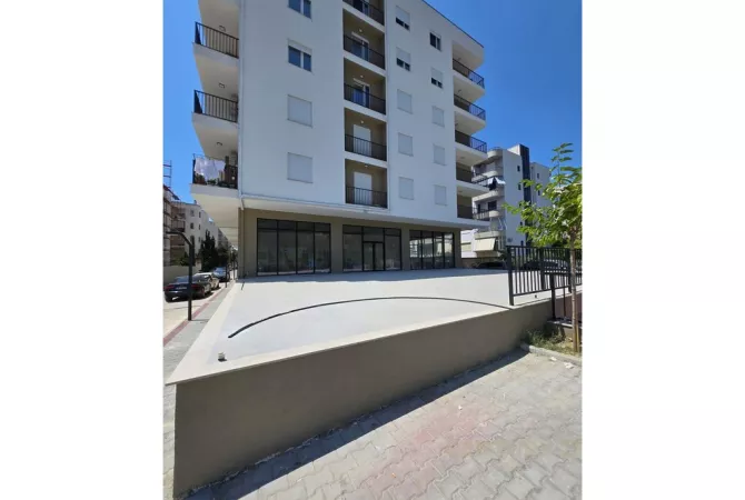 Ambient biznesi ne shitje 1+1 ne Durres - 250,000 Euro