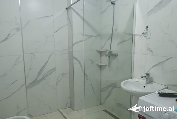 Shtepi me qera Apartament ne Tirane, 1+1, Mobilimi E mobiluar, Pagesa 350  Euro.