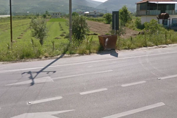 Truall ose Toke ne Berat - 100,000 Euro