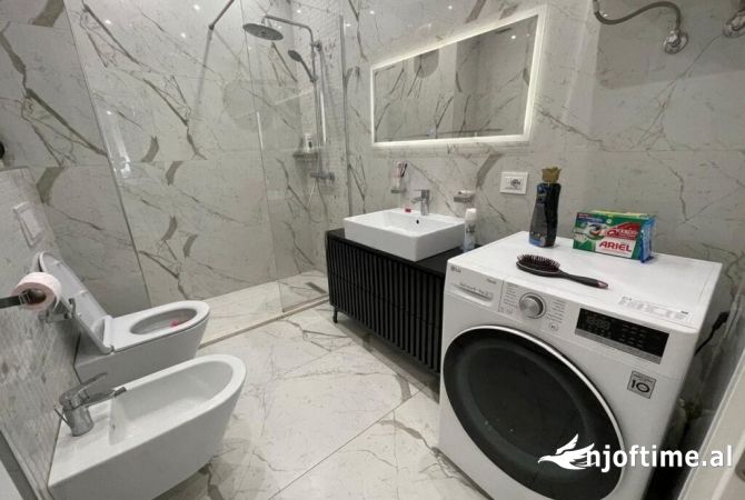 Shtepi me qera Apartament ne Tirane, 2+1, Mobilimi E mobiluar, Pagesa 700  Euro.