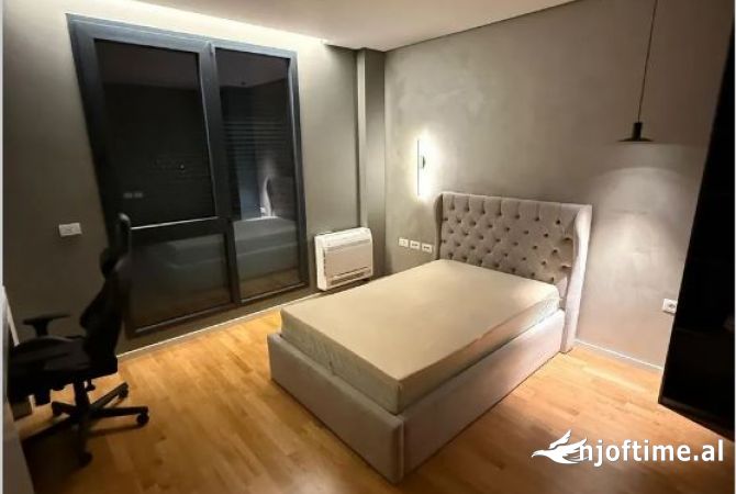 Shtepi ne shitje Apartament ne Tirane, 3+1, Mobilimi E mobiluar, Pagesa 416,000  Euro.