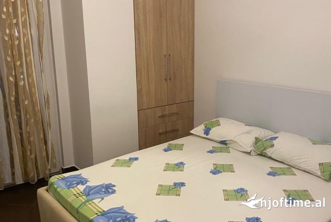 Shtepi me qera Apartament ne Tirane, 1+1, Mobilimi E mobiluar, Pagesa 50,000  Leke.