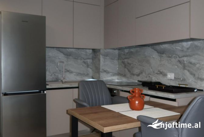 Shtepi me qera Garsoniere ne Tirane - 650 Euro