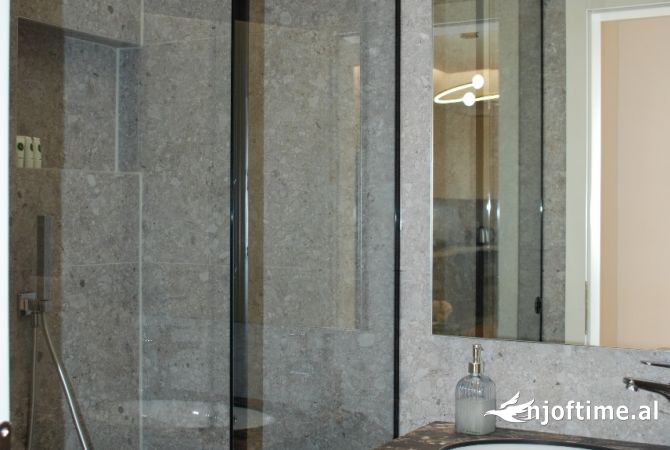 Shtepi me qera Apartament ne Tirane, 2+1, Mobilimi E mobiluar, Pagesa 1,600  Euro.