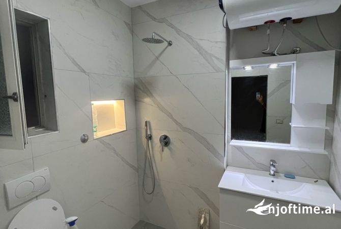 Shtepi me qera Apartament ne Tirane, 1+1, Mobilimi E mobiluar, Pagesa 490  Euro.