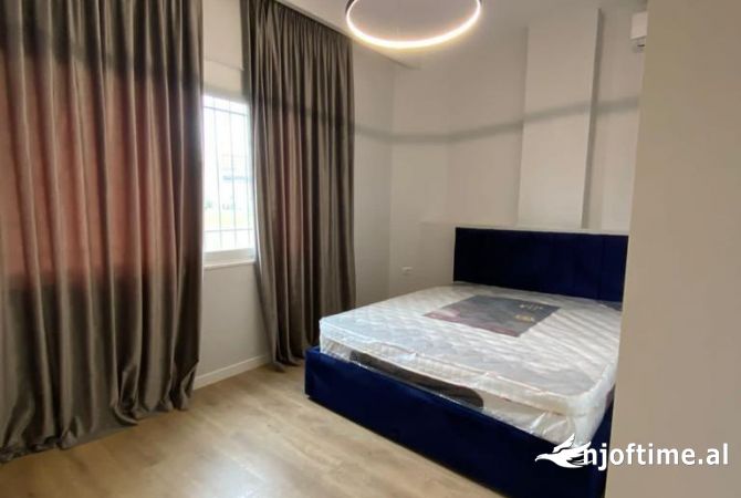 Shtepi me qera Apartament ne Tirane, 2+1, Mobilimi E mobiluar, Pagesa 640  Euro.