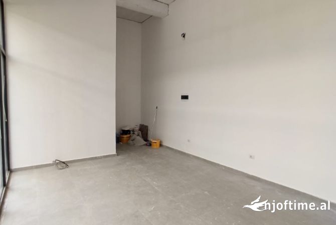 Ambient biznesi me qera 1+1 ne Tirane - 50,000 Leke