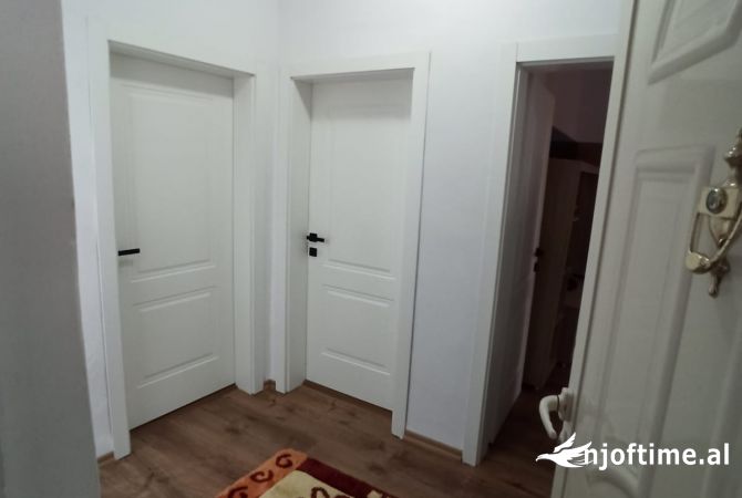 Shtepi me qera Apartament ne Tirane, 2+1, Mobilimi E mobiluar, Pagesa 550  Euro.