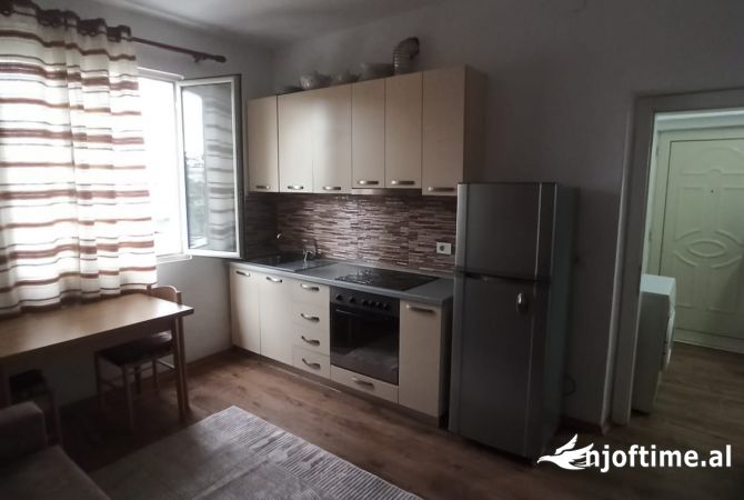 Shtepi me qera 2+1 ne Tirane - 550 Euro
