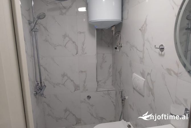 Shtepi me qera Shtepi Private ne Tirane, 2+1, Mobilimi E mobiluar, Pagesa 65,000  Leke.