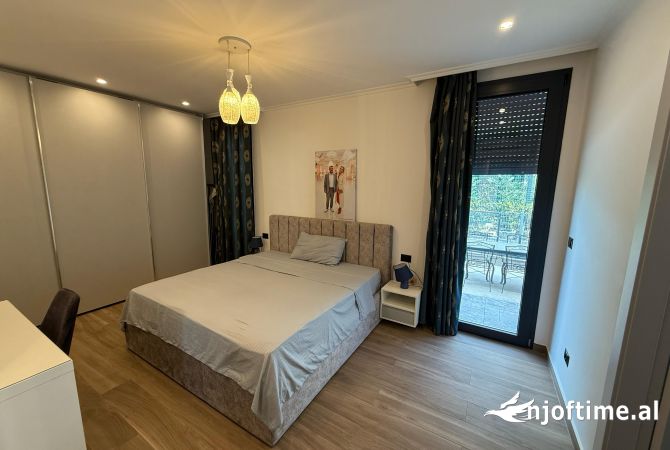 Shtepi me qera Apartament ne Tirane, 2+1, Mobilimi E mobiluar, Pagesa 1,700  Euro.