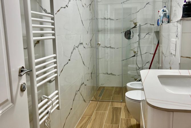 Shtepi me qera Apartament ne Tirane, 2+1, Mobilimi E mobiluar, Pagesa 1,000  Euro.