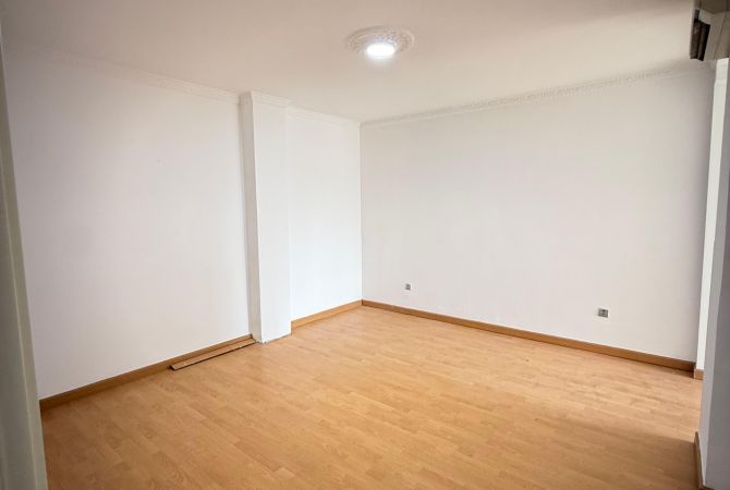 Ambient biznesi me qera 3+1 ne Tirane - 1,500 Euro