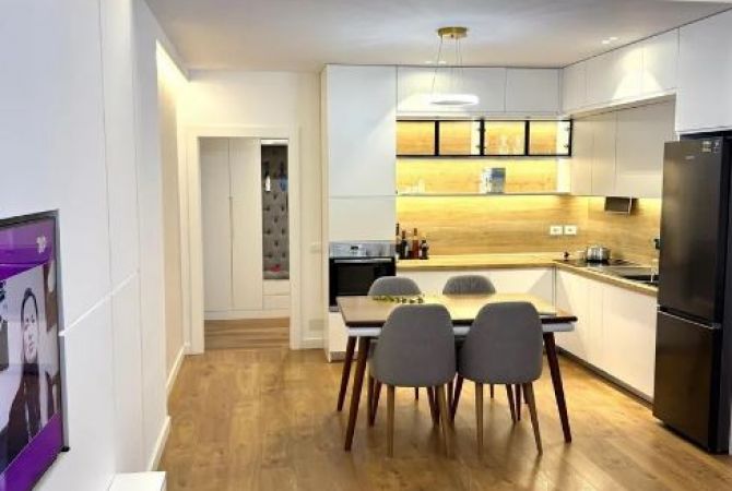 Shtepi me qera 1+1 ne Tirane - 900 Euro