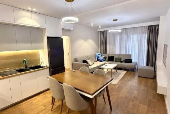 Shtepi me qera 1+1 ne Tirane - 900 Euro