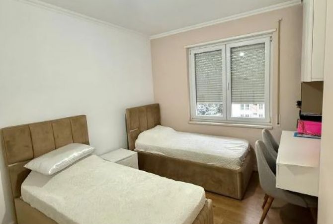Shtepi me qera Apartament ne Tirane, 1+1, Mobilimi E mobiluar, Pagesa 900  Euro.