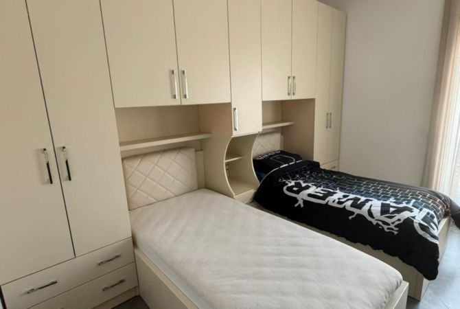 Shtepi me qera Apartament ne Tirane, 2+1, Mobilimi E mobiluar, Pagesa 1,300  Euro.
