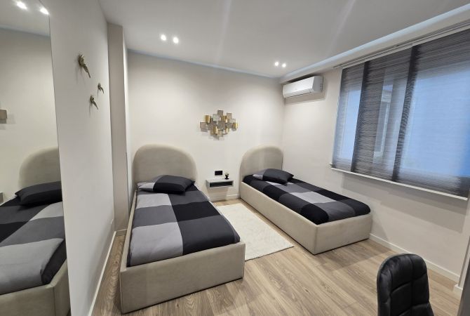 Shtepi me qera Apartament ne Tirane, 2+1, Mobilimi E mobiluar, Pagesa 1,499  Euro.